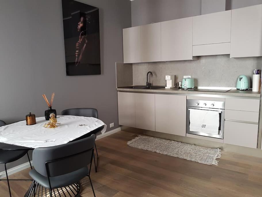 Appartement Still Und Stilvoll Im Stadtzentrum à Trieste Extérieur photo